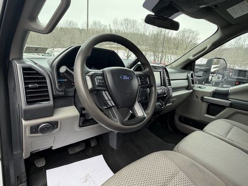 Used 2022 Ford F450 XLT image 7