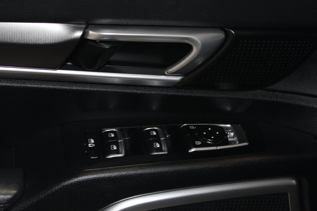 Used 2023 Kia Telluride S AWD/4WD image 6