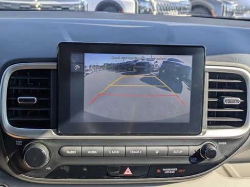 Used 2025 Hyundai Venue SEL FWD image 21