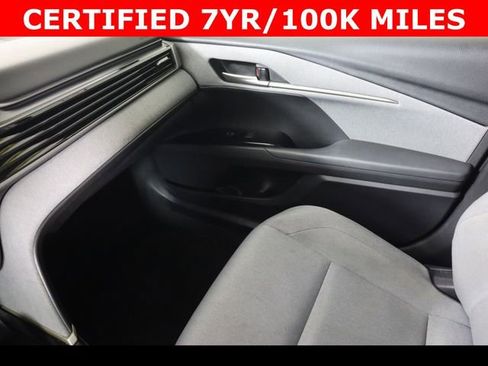 Used 2025 Toyota Camry LE w/ Convenience Package FWD image 18