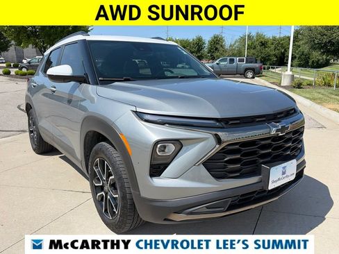 Used 2024 Chevrolet TrailBlazer ACTIV w/ Convenience Package AWD/4WD image 2