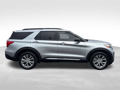 Certified 2023 Ford Explorer XLT w/ Equipment Group 202A AWD/4WD image 10