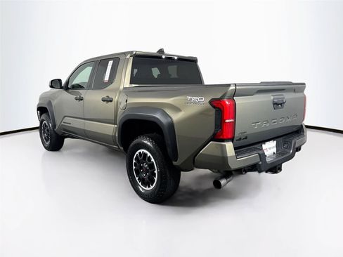 Certified 2024 Toyota Tacoma TRD Off-Road AWD/4WD image 12