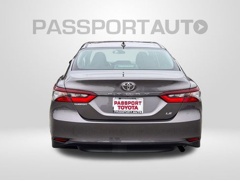 Used 2022 Toyota Camry LE image 6