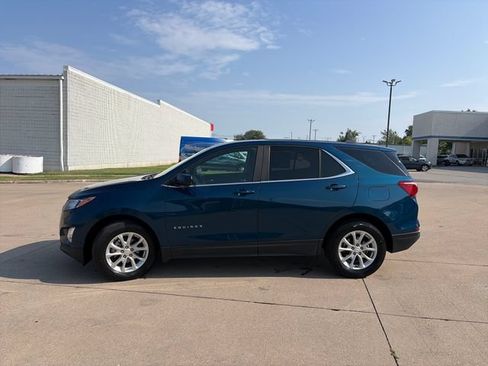 Used 2021 Chevrolet Equinox LT FWD image 2