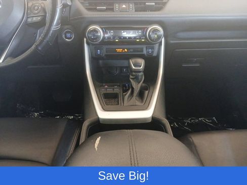 Used 2022 Toyota RAV4 XLE Premium FWD image 5