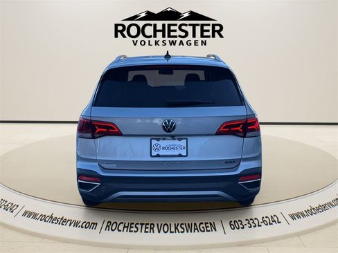 Used 2022 Volkswagen Taos SE image 5