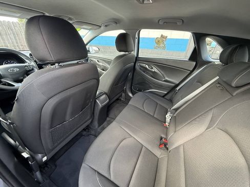 Used 2018 Hyundai Elantra GT FWD image 11