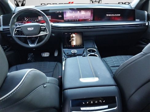Used 2025 Cadillac Escalade ESV V image 10