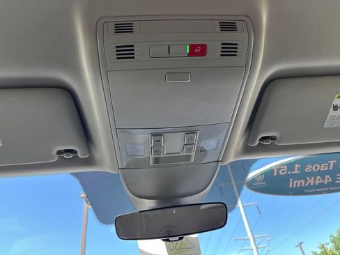 Certified 2023 Volkswagen Taos SE FWD image 23