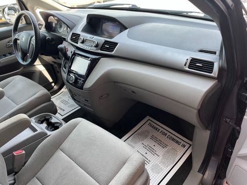 Used 2017 Honda Odyssey SE image 28