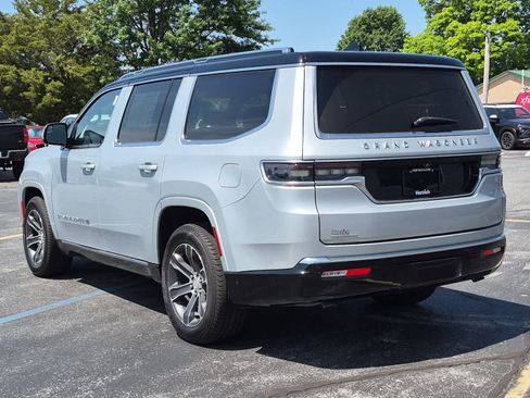Used 2022 Jeep Grand Wagoneer Series I AWD/4WD image 4