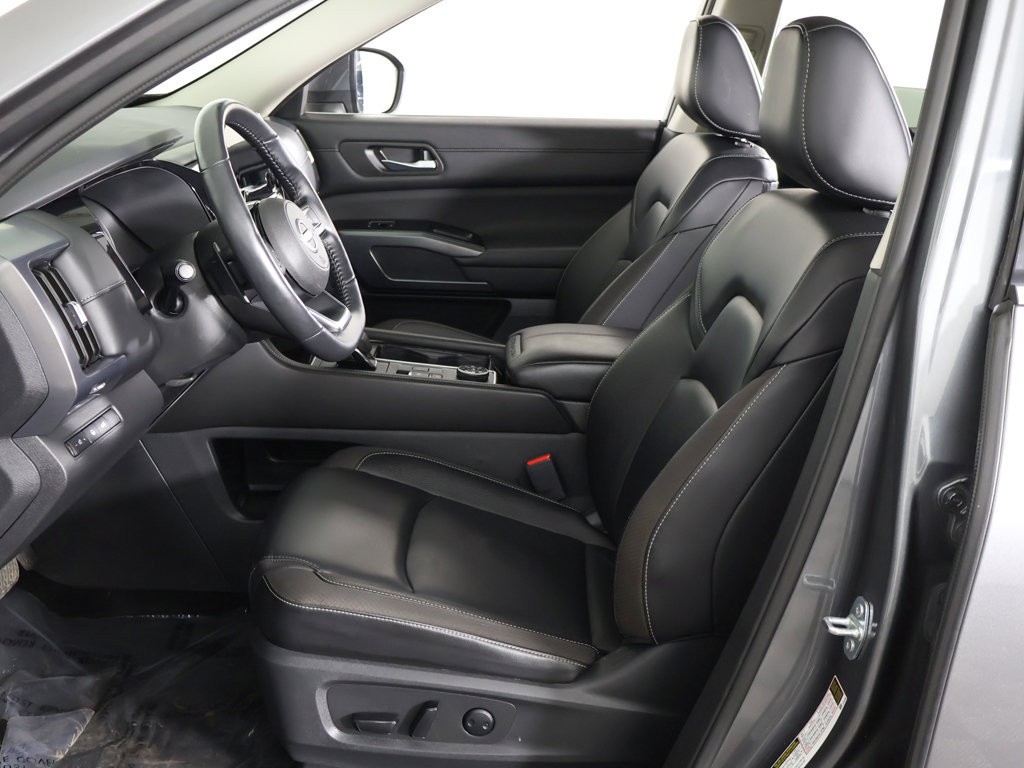 Used 2024 Nissan Pathfinder SL AWD/4WD image 32