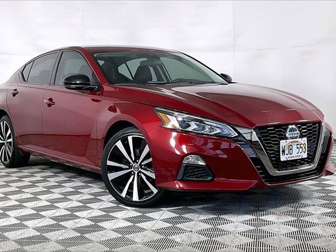 Used 2021 Nissan Altima 2.5 SR w/ SR Premium Package image 12