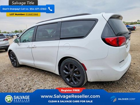 Used 2018 Chrysler Pacifica Limited w/ Advanced Safetytec Group FWD image 3