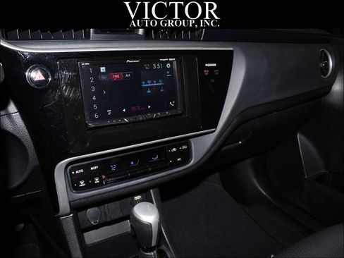 Used 2017 Toyota Corolla LE FWD image 20