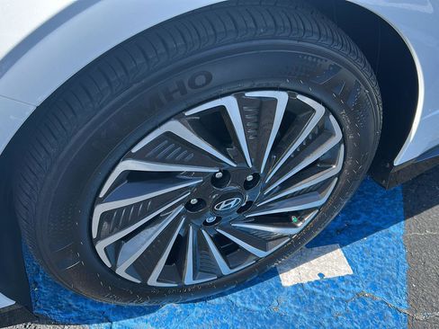 Certified 2025 Hyundai Sonata SEL FWD image 11