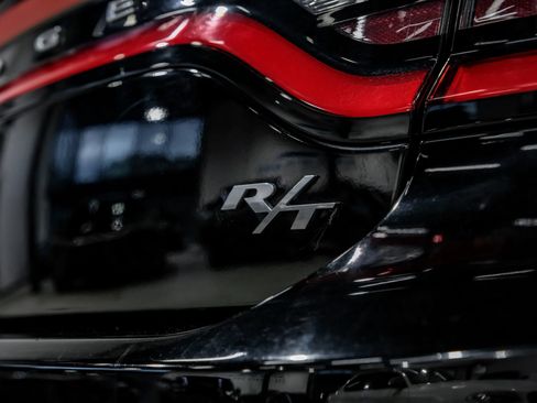 Used 2015 Dodge Charger R/T w/ Plus Group RWD image 63