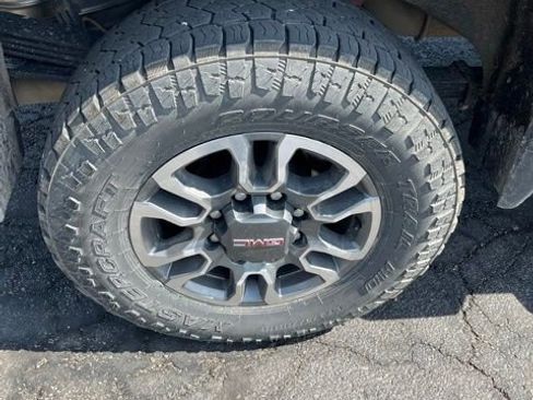 Used 2023 GMC Sierra 2500 AT4 AWD/4WD image 5