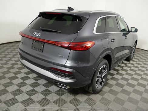 New 2025 Audi Q5 Premium image 3