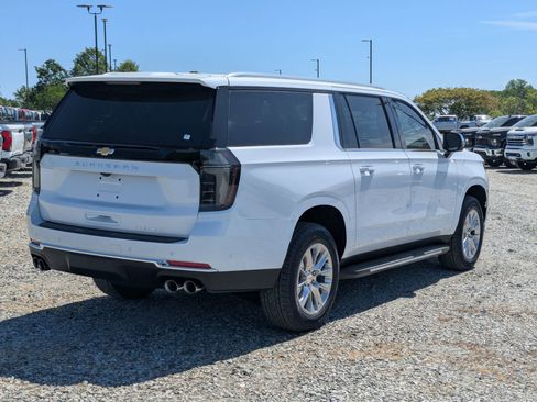 New 2026 Chevrolet Suburban Premier w/ Sun And Tow Package AWD/4WD image 9