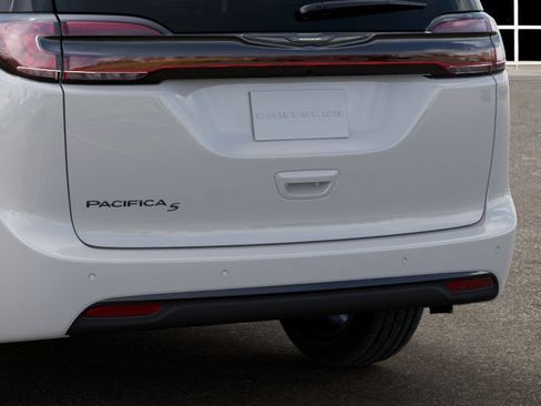 New 2026 Chrysler Pacifica Select w/ S Appearance Package FWD image 13