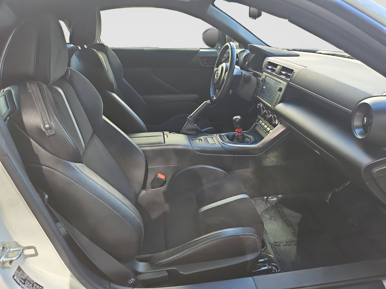 Used 2025 Toyota GR86 Premium w/ Performance Package RWD image 17