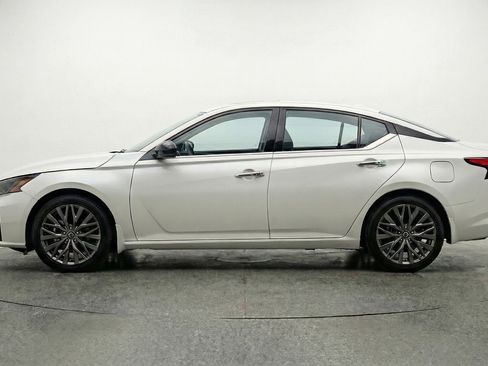 Used 2025 Nissan Altima 2.5 SV image 5