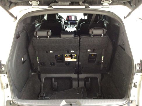 Used 2024 Toyota Sienna XSE FWD image 26