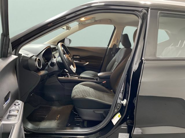 Certified 2023 Nissan Kicks SV FWD image 10