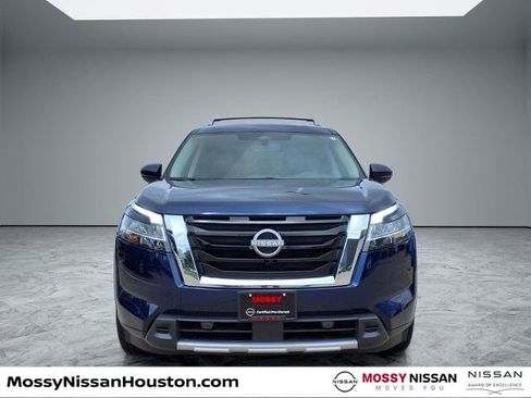 Certified 2024 Nissan Pathfinder SL AWD/4WD image 3