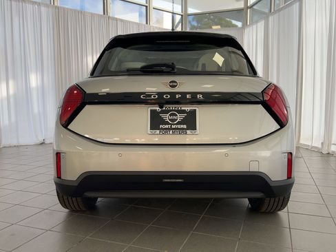 New 2026 MINI Cooper 4-Door Hardtop image 10