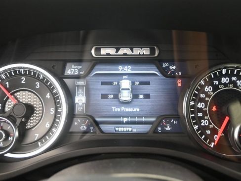 Used 2025 RAM 1500 Big Horn RWD image 13