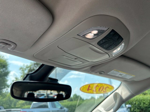 Used 2024 Chrysler Pacifica Touring-L FWD image 30