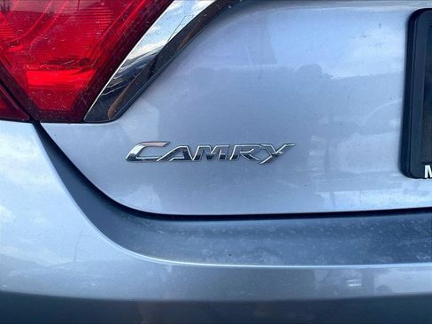 Used 2017 Toyota Camry SE w/ Moonroof Package FWD image 24