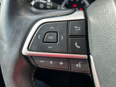 Used 2022 Toyota Highlander XSE FWD image 21