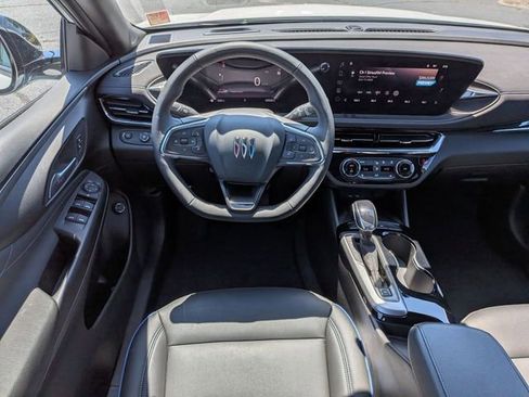 Used 2025 Buick Envista Sport Touring w/ Convenience I Package FWD image 31