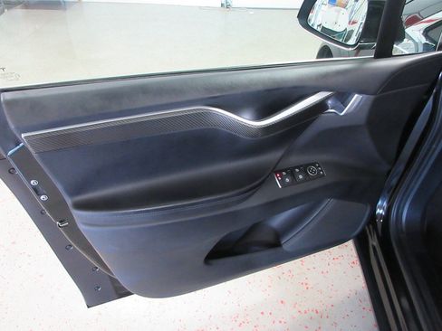 Used 2017 Tesla Model X 75D AWD/4WD image 12