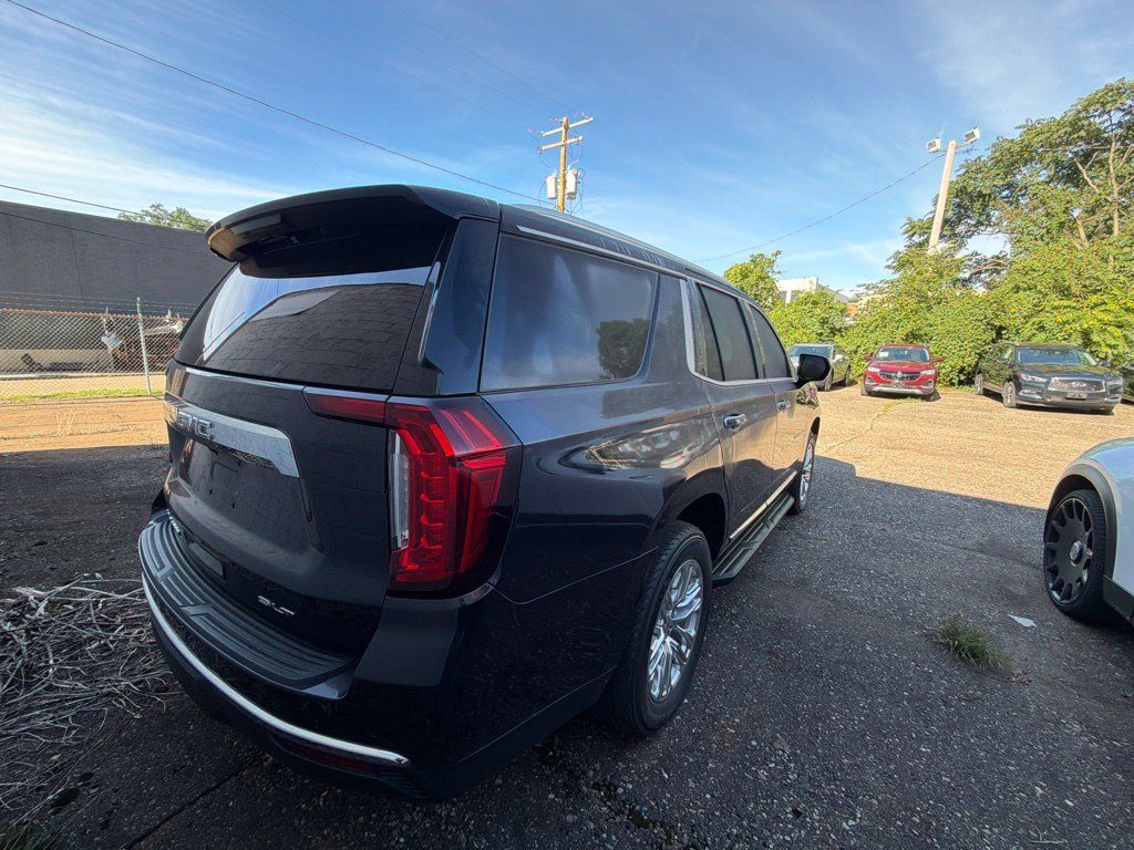 Used 2023 GMC Yukon SLT AWD/4WD image 6