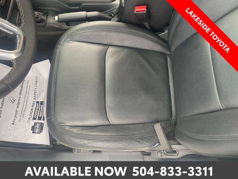 Used 2023 Jeep Wrangler Unlimited Sahara AWD/4WD image 28