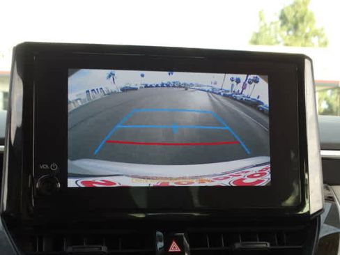 Used 2025 Toyota Corolla LE image 29