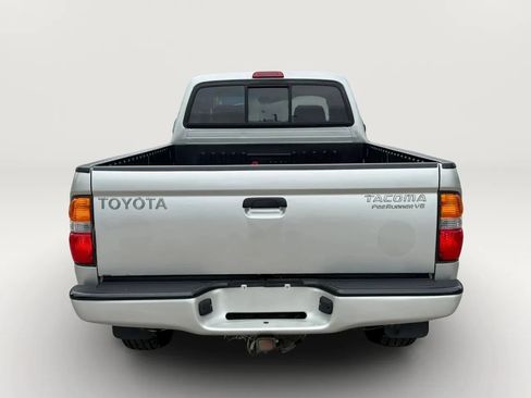 Used 2004 Toyota Tacoma PreRunner RWD image 4
