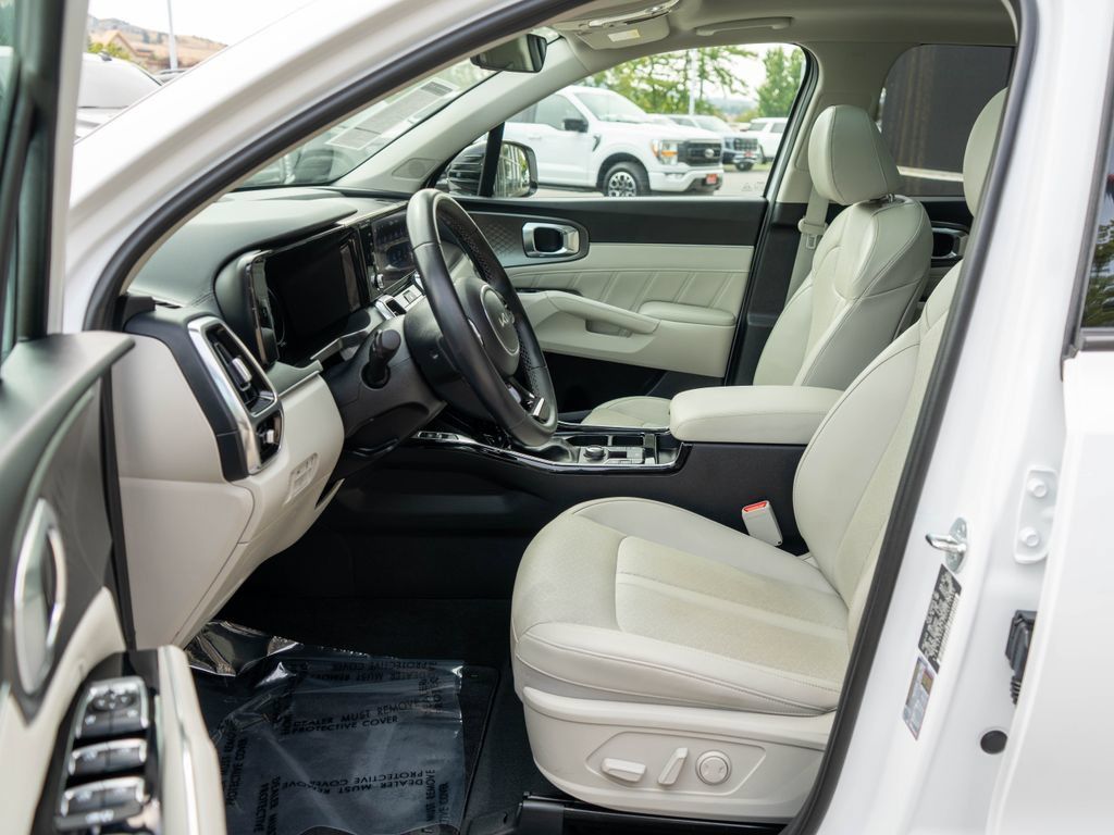 Certified 2023 Kia Sorento SX AWD/4WD image 11
