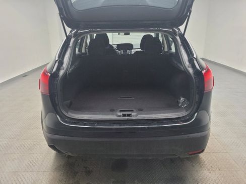 Used 2019 Nissan Rogue Sport S image 29