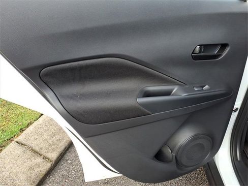 New 2025 Nissan Kicks Play S image 8