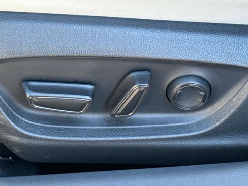 Used 2024 Toyota Camry SE image 19