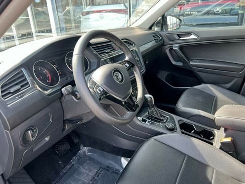 Used 2021 Volkswagen Tiguan SE image 14