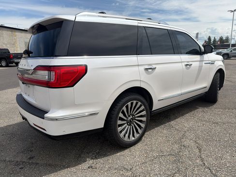 Used 2018 Lincoln Navigator Reserve w/ Technology Package AWD/4WD image 3