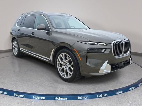 Used 2025 BMW X7 xDrive40i AWD/4WD image 4