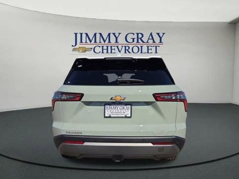 New 2026 Chevrolet Equinox LT w/ Convenience Package II image 4